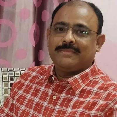 Dr. Ravinder Raju at his clinic in Old Bowenpally